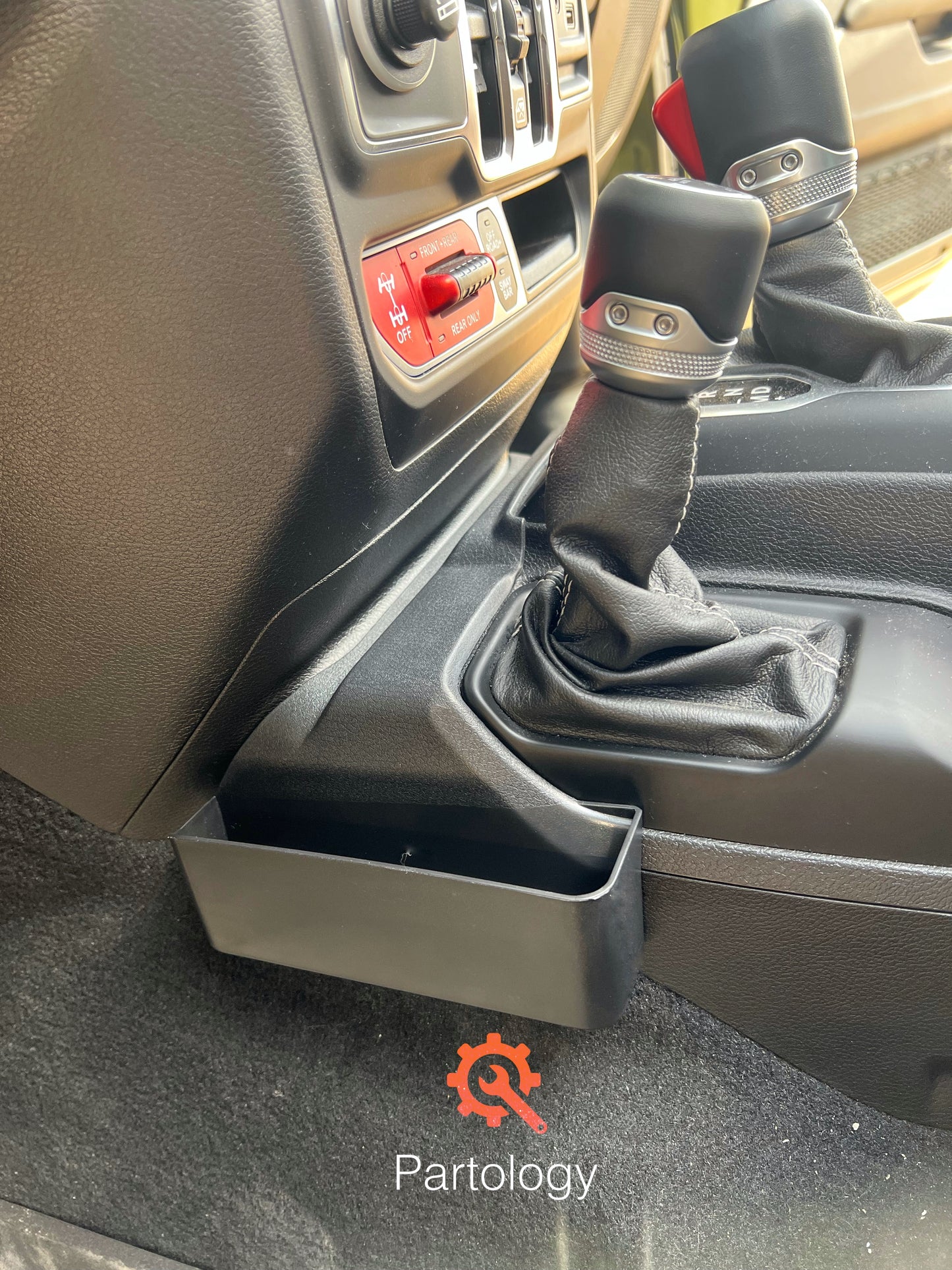 Partology - Jeep shifter side tray