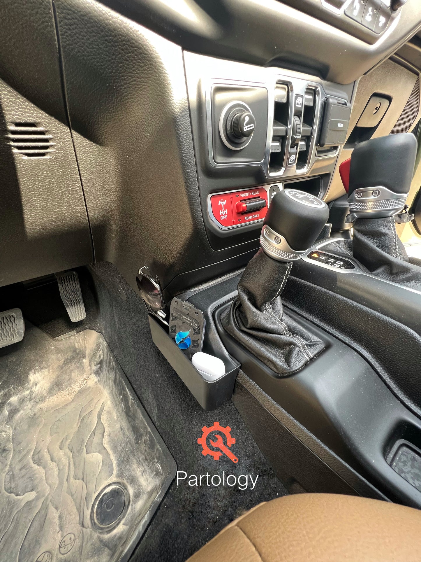 Partology - Jeep shifter side tray