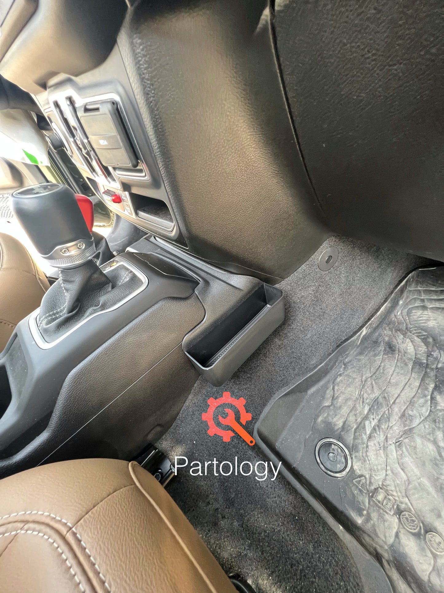 Partology - Jeep shifter side tray